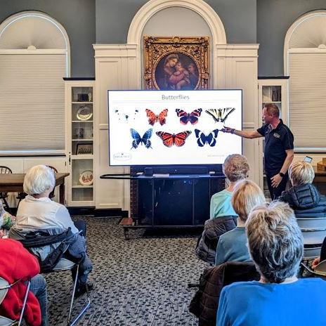 Brian lecturing a class during a Bees in the D program. 